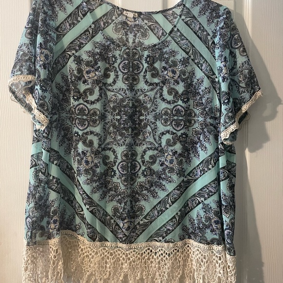 Semi sheer eyeshadow top - Picture 1 of 2